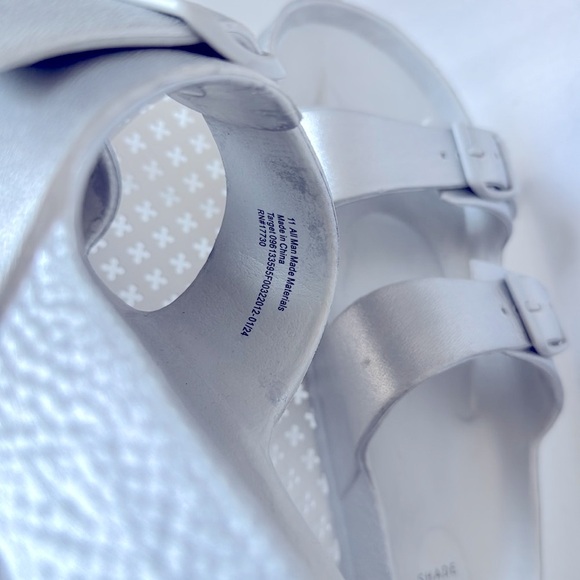 Shade & Shore Silver Slides Sandals Size 11 Flip Flop Summer Beach - Picture 5 of 8